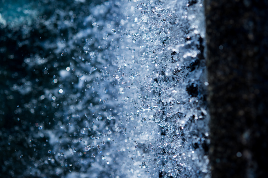 水