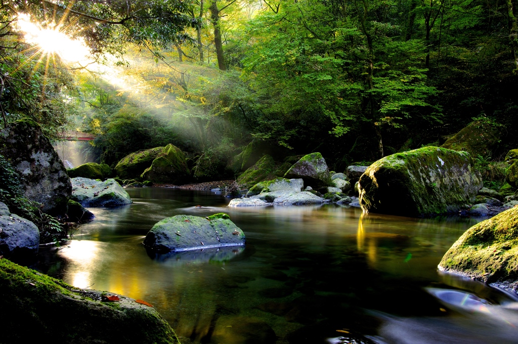 light refers valley.