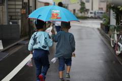祭帰りの男たち