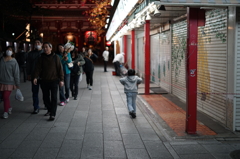 仲見世闊歩