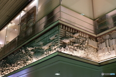 通勤帰宅時の駅ビルにて１