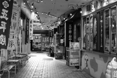 早朝のサービスエリアにて