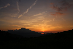 石鎚に沈む夕陽