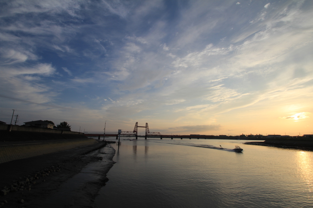 夕暮れの昇開橋　３