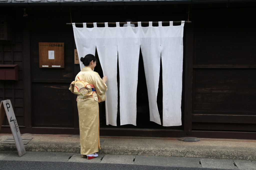 　和服でめぐる八女のまち　２