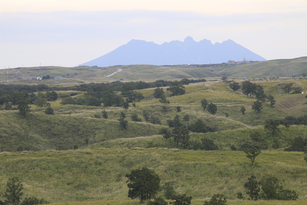 　押戸石の丘より根子岳