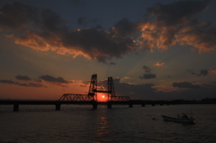 夕焼けの昇開橋