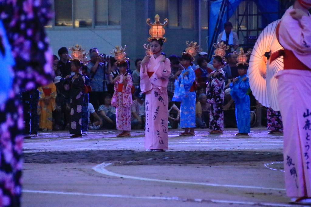 山鹿千人灯篭踊り　４