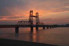 夕暮れの昇開橋