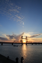  夕暮れの昇開橋　１