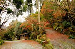 岳間