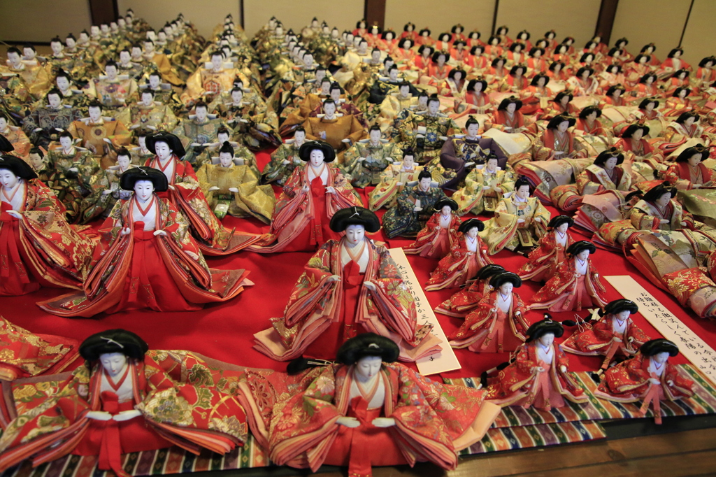 　すごいおひなさま