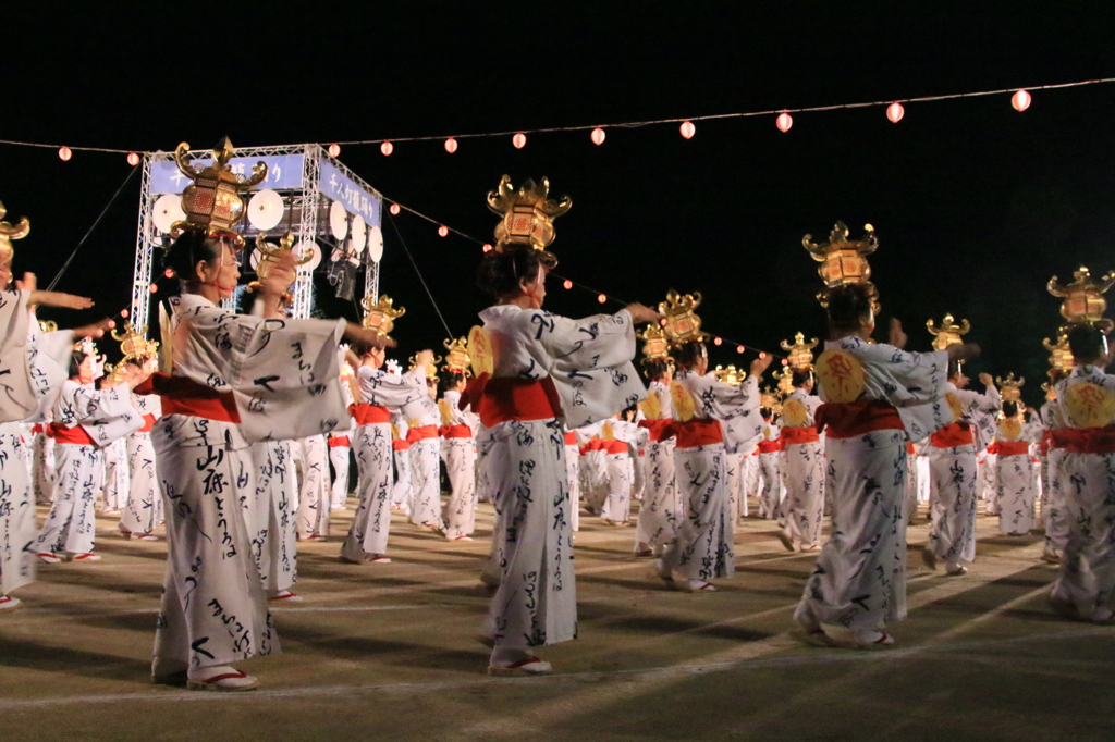 山鹿千人灯篭踊り　９