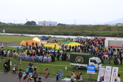 風の為立ち上がれないバルーン