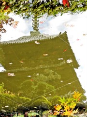 水面の西塔