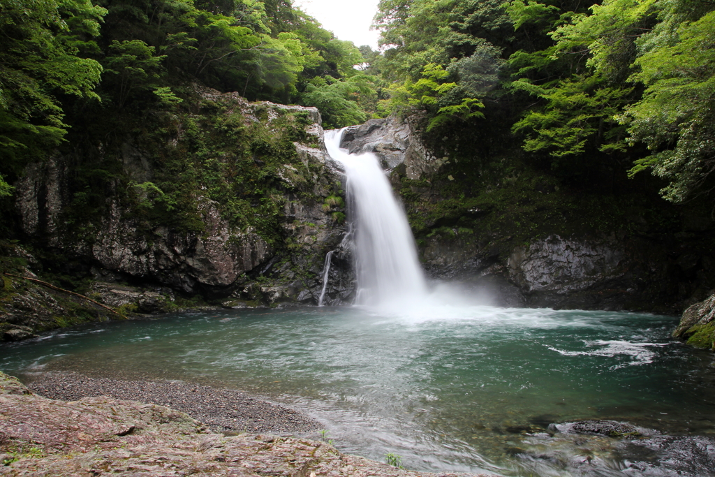 清納の滝