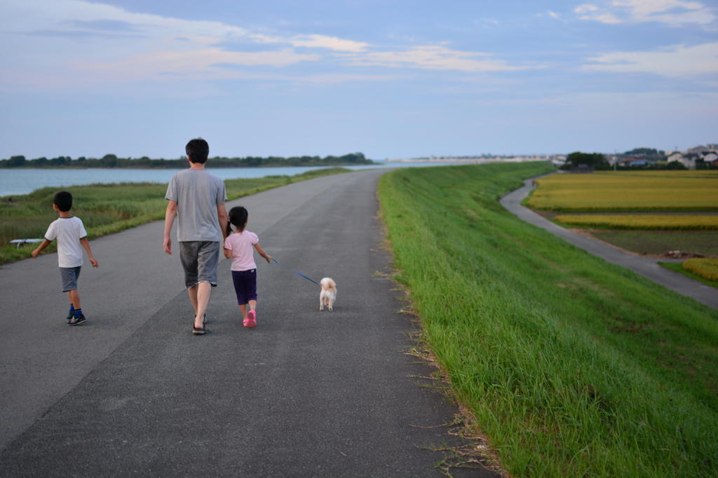 盆の夕暮れ
