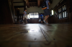 歴史を踏みしめて
