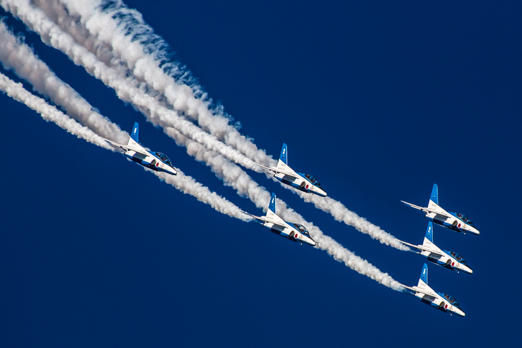 JASDF T-4（Blue Impulse） Delta Roll