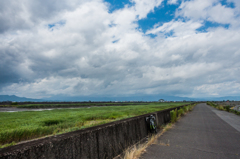 嘉瀬川堤防上