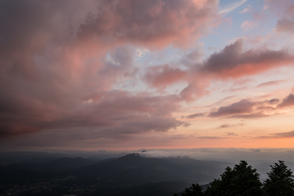 雲海と八幡岳