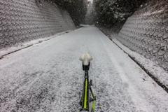 雪の峠道