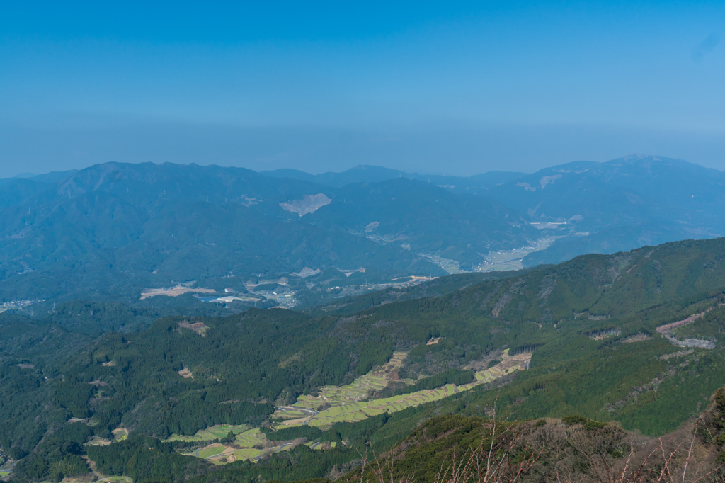 八幡岳山頂から