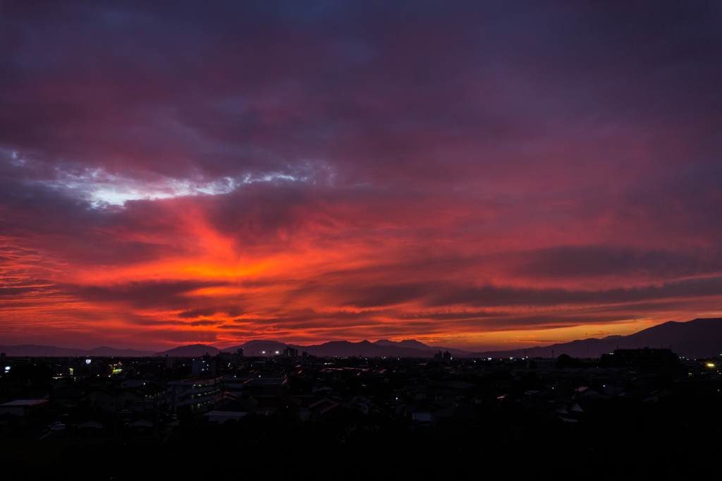 嵐の前の夕焼け