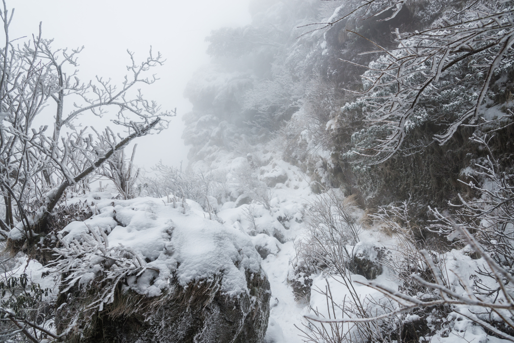 霧氷沢入口