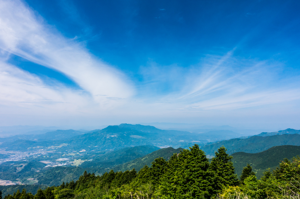八幡岳上空