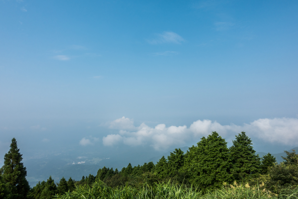 八幡岳は雲の下