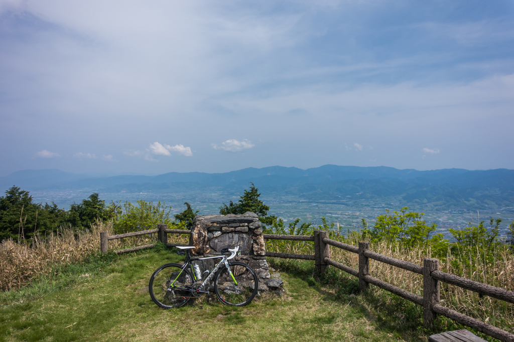鷹取山山頂にて