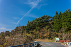 流れる飛行機雲