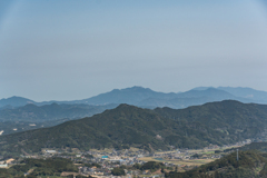 八幡岳、奥に天山