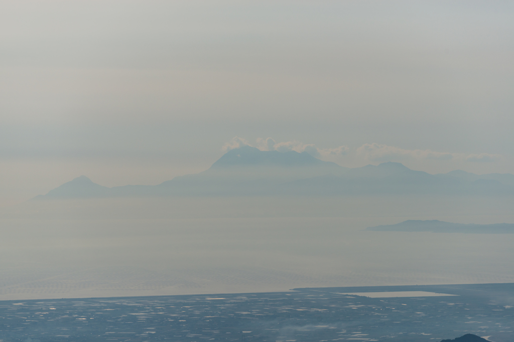 有明海越しに雲仙