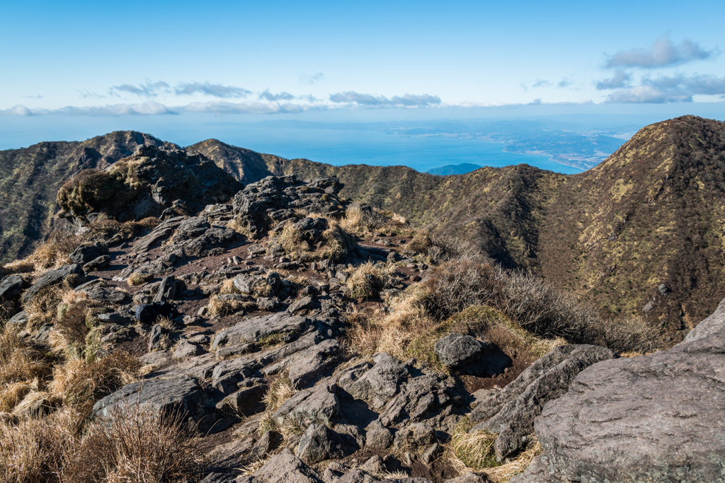 無人の普賢岳山頂
