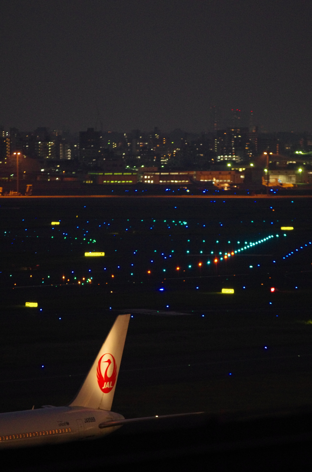 夜の空港