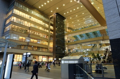 大阪ステーションシティ　ノースゲートアトリウム広場(要するに大阪駅北口広場)