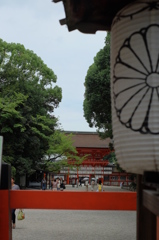下鴨神社南口鳥居より楼門を望む