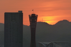 神戸ポートタワーと夕焼け