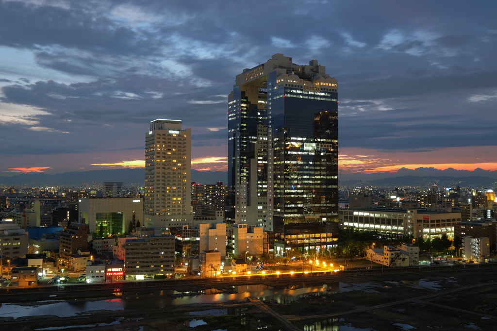 新梅田シティ夕景2