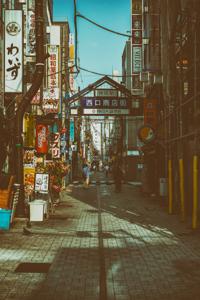 朝の商店街
