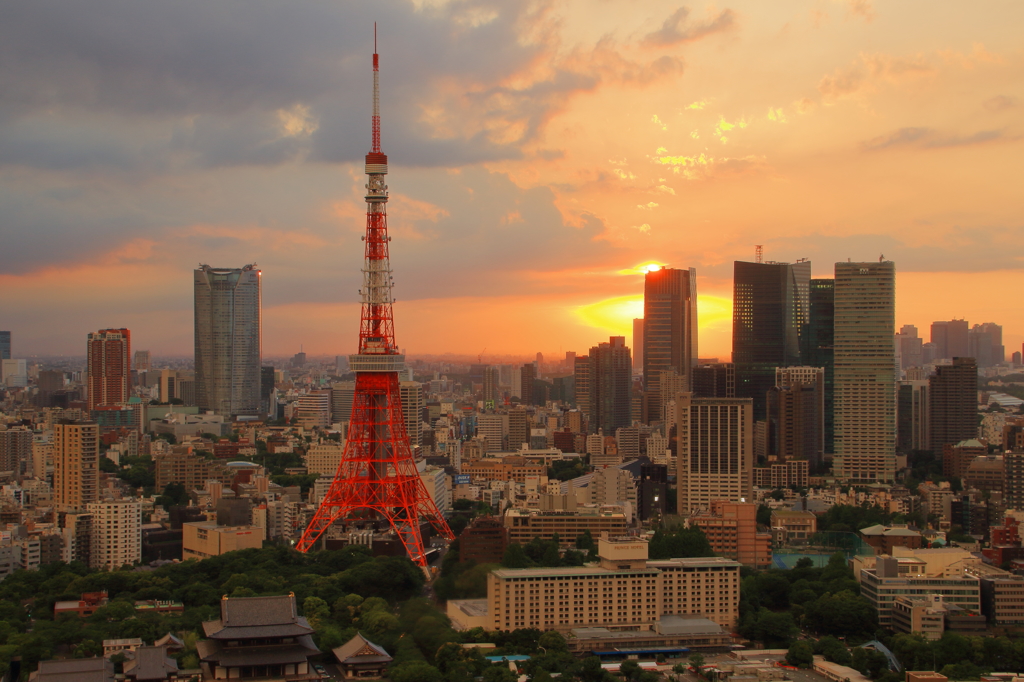 夕焼けのタワー