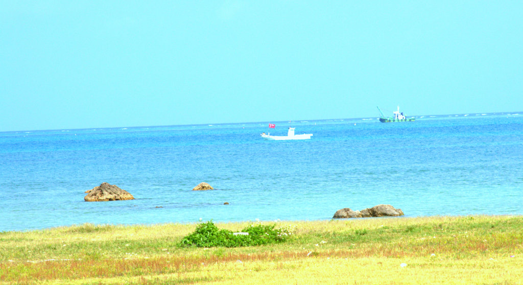 船と海と空と