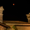 古城の赤い月