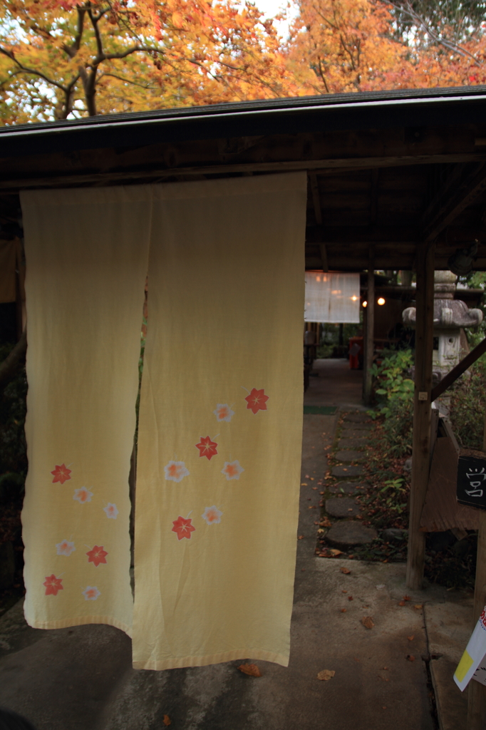 秋色の店先