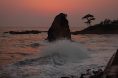 立石の夕焼け