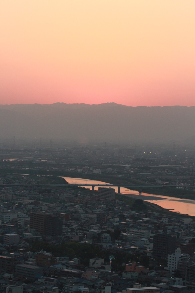 長良川に映える夕焼け