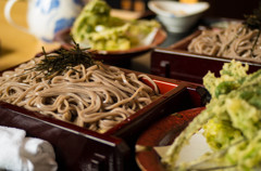 山菜天ぷらそば壱千弐百円
