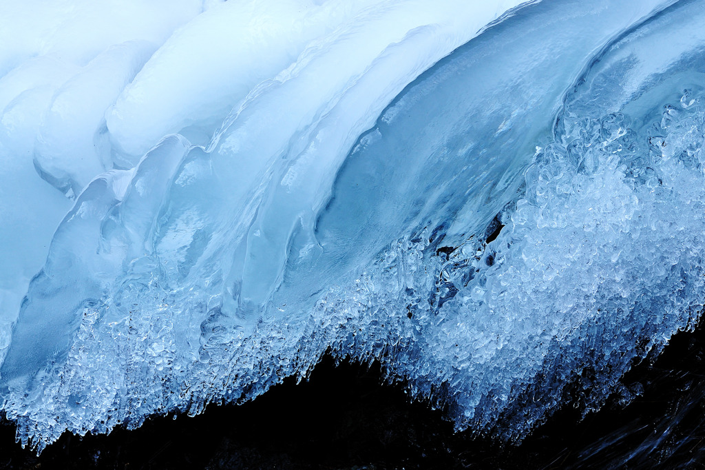 Wave of ice